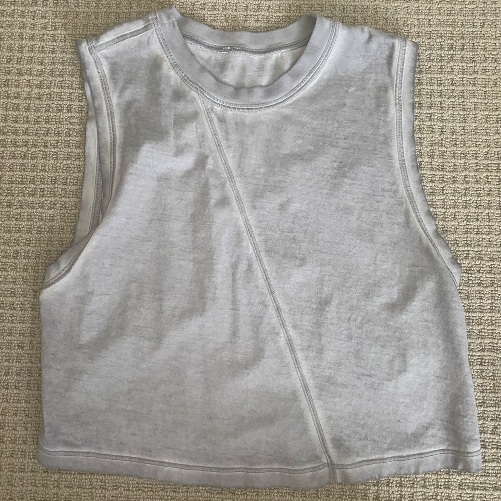 Lululemon gray cropped tank